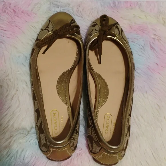 Coach Ballet Flats W Gold Detail Sz.8M They can fit 8.5 Like New (X-100 CRATE) - Picture 10 of 15